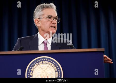 (190619) -- WASHINGTON , 19. Juni 2019 -- der Vorsitzende der US-Notenbank Jerome Powell spricht auf einer Pressekonferenz am 19. Juni 2019 in Washington D.C., USA. Die US-Notenbank Federal Reserve am Mittwoch ließ die Zinssätze unverändert, da die Beamten gemischte Signale auf die Gesundheit der US-Wirtschaft und die Auswirkungen der Handelsspannungen abwogen. ) US-WASHINGTON D.C.-FED-ZINS-UNVERÄNDERT TINGXSHEN PUBLICATIONXNOTXINXCHN Stockfoto