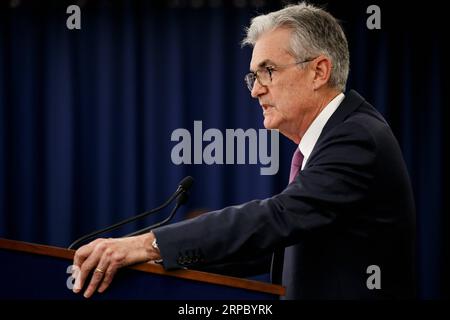 (190619) -- WASHINGTON , 19. Juni 2019 -- der Vorsitzende der US-Notenbank Jerome Powell spricht auf einer Pressekonferenz am 19. Juni 2019 in Washington D.C., USA. Die US-Notenbank Federal Reserve am Mittwoch ließ die Zinssätze unverändert, da die Beamten gemischte Signale auf die Gesundheit der US-Wirtschaft und die Auswirkungen der Handelsspannungen abwogen. ) US-WASHINGTON D.C.-FED-ZINS-UNVERÄNDERT TINGXSHEN PUBLICATIONXNOTXINXCHN Stockfoto