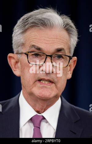 (190619) -- WASHINGTON , 19. Juni 2019 -- der Vorsitzende der US-Notenbank Jerome Powell spricht auf einer Pressekonferenz am 19. Juni 2019 in Washington D.C., USA. Die US-Notenbank Federal Reserve am Mittwoch ließ die Zinssätze unverändert, da die Beamten gemischte Signale auf die Gesundheit der US-Wirtschaft und die Auswirkungen der Handelsspannungen abwogen. ) US-WASHINGTON D.C.-FED-ZINS-UNVERÄNDERT TINGXSHEN PUBLICATIONXNOTXINXCHN Stockfoto