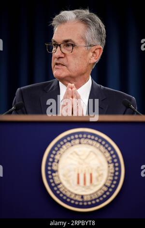 (190619) -- WASHINGTON , 19. Juni 2019 -- der Vorsitzende der US-Notenbank Jerome Powell spricht auf einer Pressekonferenz am 19. Juni 2019 in Washington D.C., USA. Die US-Notenbank Federal Reserve am Mittwoch ließ die Zinssätze unverändert, da die Beamten gemischte Signale auf die Gesundheit der US-Wirtschaft und die Auswirkungen der Handelsspannungen abwogen. ) US-WASHINGTON D.C.-FED-ZINS-UNVERÄNDERT TINGXSHEN PUBLICATIONXNOTXINXCHN Stockfoto