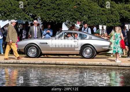 Aston Martin DBS beim Concours of Elegance im Hampton Court Palace London UK 2023 Stockfoto