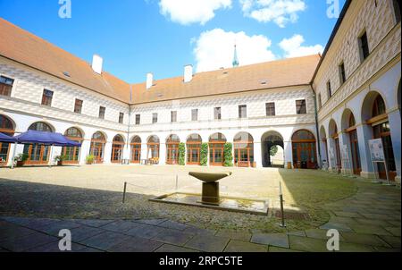 Ein Jesuitenschlafsaal wurde der Kapelle St. hinzugefügt Maria Magdalena in Jindrichuv Hradec im 16. Jahrhundert.nach einem Brand im Jahr 1616 wurde das Gebiet wieder aufgebaut.I Stockfoto