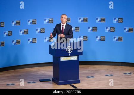 News Bilder des Tages (190626) -- BRÜSSEL, 26. Juni 2019 -- NATO-Generalsekretär Jens Stoltenberg nimmt am 26. Juni 2019 an einer Pressekonferenz im NATO-Hauptquartier in Brüssel Teil. Die Verteidigungsminister der NATO trafen sich am Mittwoch in Brüssel, um zwei Tage lang Gespräche über die wichtigsten Sicherheitsfragen aufzunehmen. ) BELGIEN-BRÜSSEL-NATO-VERTEIDIGUNGSMINISTERTREFFEN ZHANGXCHENG PUBLICATIONXNOTXINXCHN Stockfoto