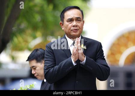 (190630) -- PEKING, 30. Juni 2019 -- der thailändische Premierminister Prayut Chan-o-cha spricht vor einem Treffen im Regierungsgebäude in Bangkok, Thailand, am 6. Juni 2019 mit Journalisten. ) Portraits von Juni 2019 RachenxSageamsak PUBLICATIONxNOTxINxCHN Stockfoto