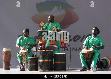 (190630) -- Peking , 30. Juni 2019 -- Künstler treten während der Veranstaltung des Senegal Day auf der Internationalen Gartenbauausstellung in Peking, der Hauptstadt Chinas, am 30. Juni 2019 auf. Der Senegal Day begann hier am Sonntag. ) CHINA-PEKING-GARTENBAU EXPO-SENEGAL DAY (CN) JUXHUANZONG PUBLICATIONXNOTXINXCHN Stockfoto