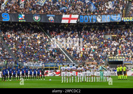 Milano, Italien. September 2023. Die Spieler der beiden Teams treffen auf das Spiel der Serie A zwischen Inter und Fiorentina in Giuseppe Meazza in Mailand. (Foto: Gonzales Photo/Alamy Live News Stockfoto