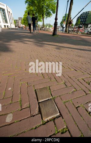 Stolpersteine, Messingkopfsteinpflaster für die Opfer der Shoah in Amsterdam, Niederlande Stockfoto