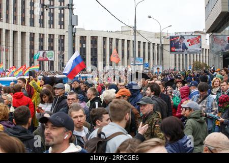 Moskau, Russland, 10. August 2019: Protest auf der Akademiker-Sacharow-Allee in Moskau, Demonstranten sind Menschen mit Plakaten Stockfoto