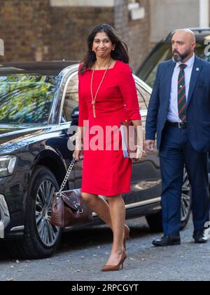 London, England, Großbritannien. September 2023. Staatssekretär für das Innenministerium, SUELLA BRAVERMAN, kommt in der 10 Downing Street an. (Bild: © Tayfun Salci/ZUMA Press Wire) NUR REDAKTIONELLE VERWENDUNG! Nicht für kommerzielle ZWECKE! Quelle: ZUMA Press, Inc./Alamy Live News Stockfoto