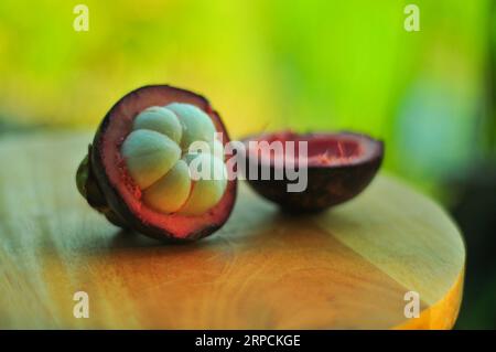 Mangostan verzehrfertige Früchte Thailands, selektiver Fokus Stockfoto