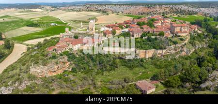 Calatanazor Provinz Soria, Panorama-Luftaufnahme der Stadt mittelalterlichen Ursprungs in Spanien Stockfoto