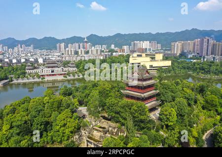 (190711) -- CHONGQING, 11. Juli 2019 -- Luftaufnahme vom 10. Juli 2019 zeigt die Landschaft des Xiuhu National Wetland Park im Bezirk Bishan im südwestlichen China Chongqing. ) CHINA-CHONGQING-BISHAN-WETLAND PARK-LANDSCHAFT (CN) LIUXCHAN PUBLICATIONXNOTXINXCHN Stockfoto