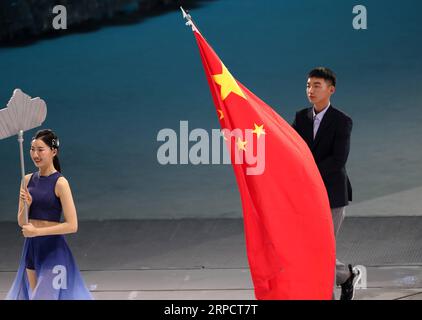 (190712) -- GWANGJU, 12. Juli 2019 -- Flaggenträger hält die Nationalflagge Chinas während der Eröffnungszeremonie der Fina-Weltmeisterschaften in Gwangju, Südkorea, am 12. Juli 2019. ) (SP)ERÖFFNUNGSZEREMONIE DER SÜDKOREA-GWANGJU-FINA-WELTMEISTERSCHAFTEN LIXGANG PUBLICATIONXNOTXINXCHN Stockfoto