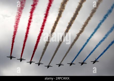 (190714) -- PARIS, 14. Juli 2019 -- die Patrouille de France tritt während der jährlichen Militärparade am Bastille Day in Paris, Frankreich, am 14. Juli 2019 auf. Jack Chan) FRANKREICH-PARIS-BASTILLE TAGESPARADE JiexKe¤chen PUBLICATIONxNOTxINxCHN Stockfoto