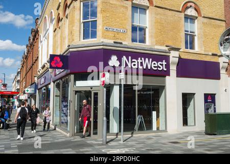 NatWest Bank Zweigstelle in Putney High Street, Putney, London, England, Großbritannien Stockfoto