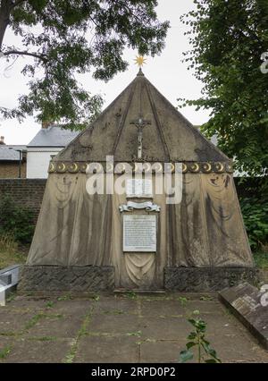 Mausoleum Zelt Grab von Sir Richard Burton, der Kirchhof der Kirche St Mary Magdalen, Mortlake, London, SW14, Richmond upon Thames, London, England Stockfoto