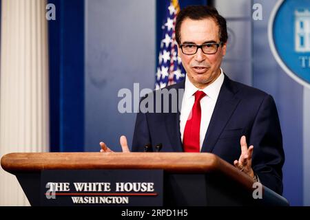 (190718) -- WASHINGTON, 18. Juli 2019 (Xinhua) -- Aktenfoto vom 15. Juli 2019 zeigt US-Finanzminister Steve Mnuchin während eines Pressebriefings im Weißen Haus in Washington D.C., USA. Steven Mnuchin sagte am Donnerstag, dass die Diskussionen zwischen dem Weißen Haus und dem Kongress über die Anhebung der Bundesschuldenobergrenze Fortschritte gemacht hätten und dass der Markt sich keine Sorgen darüber machen dürfe, dass die Regierung ihre Zahlungsverpflichtungen in Verzug setze. (Xinhua/Ting Shen) U.S.-WASHINGTON D.C.-MNUCHIN-FEDERAL DEBT PUBLICATIONxNOTxINxCHN Stockfoto