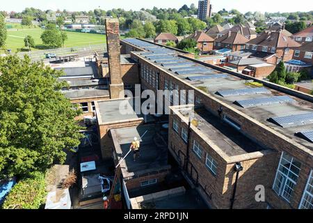 An der Mayflower Primary School in Leicester werden Abhilfemaßnahmen durchgeführt, die mit nicht standardmäßigem armiertem autoklaviertem Porenbeton (Raac) in Mitleidenschaft gezogen wurden. Bilddatum: Montag, 4. September 2023. Stockfoto