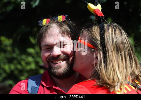 (190722) -- PEKING, 22. Juli 2019 -- Menschen nehmen am Belgischen Nationalfeiertag in Brüssel, Belgien, 21. Juli 2019 Teil. ) XINHUA FOTOS DES TAGES ZhengxHuansong PUBLICATIONxNOTxINxCHN Stockfoto