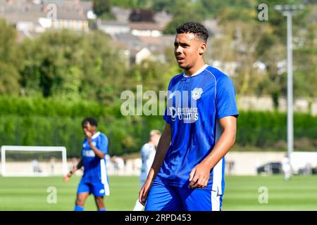 Swansea, Wales. 2. September 2023. Alyas Debono aus Cardiff City während des Spiels der U18 Professional Development League Cup zwischen Swansea City und Cardiff City an der Swansea City Academy in Swansea, Wales, UK am 2. September 2023. Quelle: Duncan Thomas/Majestic Media. Stockfoto