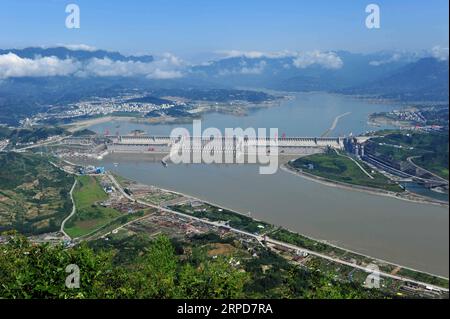 (190726) -- WUHAN, 26. Juli 2019 -- Foto aufgenommen am 24. Juni 2011 zeigt den Panoramablick auf den drei-Schluchten-Damm in der zentralchinesischen Provinz Hubei. Hubei hat auf Reformen und Innovationen beharrt und in den letzten 70 Jahren große Entwicklungsleistungen erzielt. ) CHINA-HUBEI-DEVELOPMENT(CN) DuxHuaju PUBLICATIONxNOTxINxCHN Stockfoto