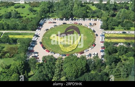 (190727) -- PEKING, 27. Juli 2019 -- Foto mit dem Handy gemacht zeigt Landschaft in Yizhuang von Daxing Bezirk in Peking, Hauptstadt von China, 25. Juli 2019. ) (BeijingCandid)CHINA-BEIJING-SUMMER (CN) ZhangxChao PUBLICATIONxNOTxINxCHN Stockfoto