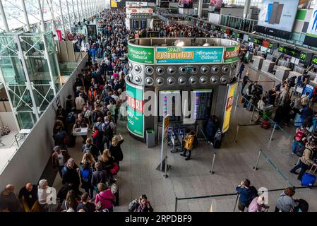 Catania, Sizilien, Italien - 22. Mai 2023: Kathedrale Saint Agata auf der Piazza del Duomo in Catania, Sizilien, Italien Stockfoto