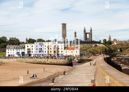 St. Andrews Hafenmauer und östlicher Sand Stockfoto