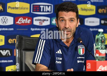 Delegationsleiter der Italienischen Delegation Gianluigi Buffon nimmt an einer Pressekonferenz im Rahmen der Pressekonferenz des neuen Delegationsleiters der Italienischen Delegation Gianluigi Buffon, Sonstiges, am 4. September 2023 in Florenz Teil Stockfoto