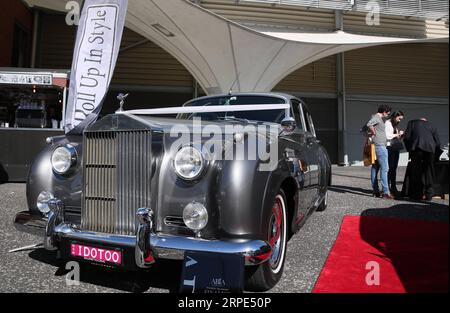 (190818) -- SYDNEY, 18. August 2019 -- Ein Rolls-Royce Hochzeitsauto wird während der jährlichen Hochzeitsausstellung in Sydney im Sydney Olympic Park in Sydney, Australien, am 18. August 2019 gesehen. ) AUSTRALIEN-SYDNEY-WEDDING EXPO BaixXuefei PUBLICATIONxNOTxINxCHN Stockfoto