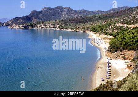 Einer der besten Strände Griechenlands mit der Blauen Flagge auf der Insel Samos Stockfoto