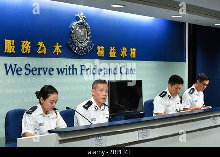 (190829) -- HONG KONG, 29. August 2019 -- Kwok Pak-chung (2. L), regionaler Befehlshaber der Insel Hongkong, nimmt an einer täglichen Pressekonferenz in Hongkong, Südchina, 29. August 2019, Teil. CHINA-Hongkong-Polizei-PRESSE-KONFERENZ (CN) LiuxDawei PUBLICATIONxNOTxINxCHN Stockfoto