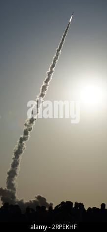 China, Raketenstart in JIUQUAN (190831) -- JIUQUAN, 31. August 2019 (Xinhua) -- zwei Satelliten für technologische Experimente werden am 31. August 2019 von einer Kuaizhou-1A oder KZ-1A Trägerrakete vom Jiuquan Satellite Launch Center in der nordwestchinesischen Provinz Gansu in den Weltraum geschickt. Die Rakete explodierte um 7:41 Uhr und schickte die beiden Satelliten in ihre geplante Umlaufbahn. Kuaizhou-1A, was „Speedy Vessel“ bedeutet, ist eine kostengünstige Festbrennstofftragerrakete mit hoher Zuverlässigkeit und kurzer Vorbereitungszeit. Die Rakete, die von einem Unternehmen der China Aerospace Science and Industry Corporation entwickelt wurde, ist die Hauptrolle Stockfoto