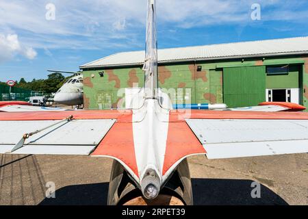 Details zum PZL Mielec TS-11 Iskra Trainer Jet im Freien im RAF Manston History Museum. Sonniger, blauer Himmel. Stockfoto