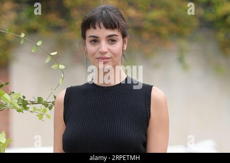 Venedig, Italien. September 2023. Souheila Yacoub kommt am Dock des Hotel Excelsior am Lido von Venedig zum 80. Filmfestival von Venedig 2023 an. Quelle: SOPA Images Limited/Alamy Live News Stockfoto