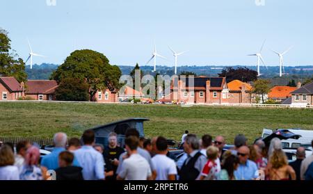 Rennen auf der Beverley Racecourse, Yorkshire, während des ersten Rennens am Beverley Bullet Raceday, Samstag, den 2. September 2023. Kredit-JTW-Equine-Bilder. Stockfoto