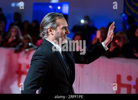 190910 -- TORONTO, 10. September 2019 -- Schauspieler Joaquin Phoenix besucht die nordamerikanische Premiere des Films Joker in der Roy Thomson Hall während des Toronto International Film Festival TIFF 2019 in Toronto, Kanada, 9. September 2019. Foto: /Xinhua CANADA-TORONTO-TIFF- JOKER ZouxZheng PUBLICATIONxNOTxINxCHN Stockfoto