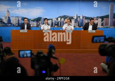 (190910) -- HONGKONG, 10. September 2019 -- Foto vom 10. September 2019 zeigt eine Pressekonferenz im südchinesischen Hongkong. Die Polizei von Hongkong verurteilte am Dienstag entschieden die Verbreitung böswilliger Gerüchte über den Vorfall Ende August. ZU GEHEN MIT 1st LD Writethru: Hong Kong Polizei verurteilt Gerüchte über Tod in Vorfall am 31. August ) CHINA-HONG KONG-PRESSE KONFERENZ-GERÜCHTE (CN) MaoxSiqian PUBLICATIONxNOTxINxCHN Stockfoto