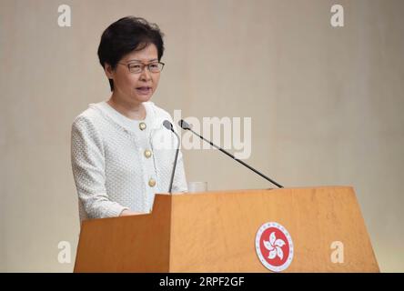 (190910) -- HONG KONG, 10. September 2019 (Xinhua) -- Chief Executive of China s Hong Kong Special Administrative Region (HKSAR) Carrie Lam spricht während eines Pressebriefings im südchinesischen Hong Kong, 10. September 2019. Während des Pressebriefings sagte Lam, sie sei zutiefst traurig über die Gewalt an den Hong Kong's Mass Transit Railway (MTR) Bahnhöfen von Central und Prince Edward und forderte ein Ende des Vandalismus der Infrastruktur. Lam forderte alle Teile der Hongkonger Gemeinschaft auf, zusammenzuarbeiten, um die Gewalt zu stoppen. (Xinhua/Lui Siu Wai) CHINA-HONG KONG-CARRIE LAM-PRESS BRIEFING (CN) PUBLICATIONxNOTxINxCH Stockfoto