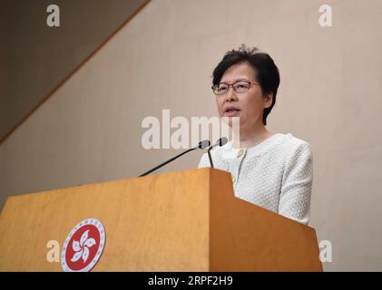 (190910) -- HONG KONG, 10. September 2019 (Xinhua) -- Chief Executive of China s Hong Kong Special Administrative Region (HKSAR) Carrie Lam spricht während eines Pressebriefings im südchinesischen Hong Kong, 10. September 2019. Während des Pressebriefings sagte Lam, sie sei zutiefst traurig über die Gewalt an den Hong Kong's Mass Transit Railway (MTR) Bahnhöfen von Central und Prince Edward und forderte ein Ende des Vandalismus der Infrastruktur. Lam forderte alle Teile der Hongkonger Gemeinschaft auf, zusammenzuarbeiten, um die Gewalt zu stoppen. (Xinhua/Lui Siu Wai) CHINA-HONG KONG-CARRIE LAM-PRESS BRIEFING (CN) PUBLICATIONxNOTxINxCH Stockfoto