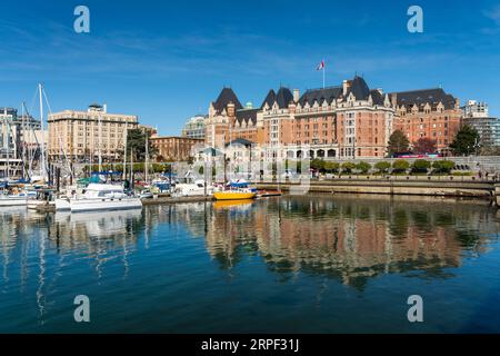 Reflexionen des Empress Hotels in Victoria, Vancouver Island, British Columbia, Kanada. Stockfoto