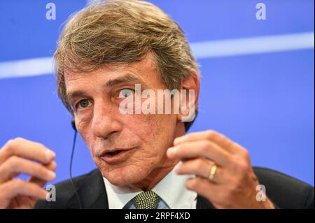 (190912) -- BRÜSSEL, 12. September 2019 -- der Präsident des Europäischen Parlaments, David SASSOLI, spricht auf einer Pressekonferenz über Brexit und andere Themen in Brüssel, Belgien, 12. September 2019. (Foto: /Xinhua) (PORTRAITS)BELGIUM-BRUSSELS-EU-PARLIAMENT-PRESS RICCARDOxPAREGGIANI PUBLICATIONxNOTxINxCHN Stockfoto