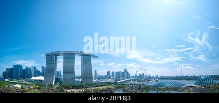 Panoramablick auf die Skyline der Innenstadt von Singapur bei... Stockfoto