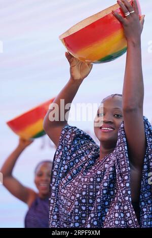 (190918) -- PEKING, 18. September 2019 -- Troupers treten während des Guinea Day auf der Pekinger Internationalen Gartenbauausstellung in Peking, Hauptstadt Chinas, 18. September 2019 auf. Der Guinea Day fand am Mittwoch auf der Internationalen Gartenbauausstellung in Peking statt. CHINA-PEKING-GARTENBAU EXPO-GUINEA DAY (CN) JUXHUANZONG PUBLICATIONXNOTXINXCHN Stockfoto