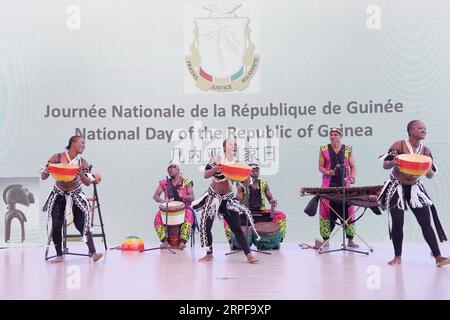 (190918) -- PEKING, 18. September 2019 -- Troupers treten während des Guinea Day auf der Pekinger Internationalen Gartenbauausstellung in Peking, Hauptstadt Chinas, 18. September 2019 auf. Der Guinea Day fand am Mittwoch auf der Internationalen Gartenbauausstellung in Peking statt. CHINA-PEKING-GARTENBAU EXPO-GUINEA DAY (CN) JUXHUANZONG PUBLICATIONXNOTXINXCHN Stockfoto