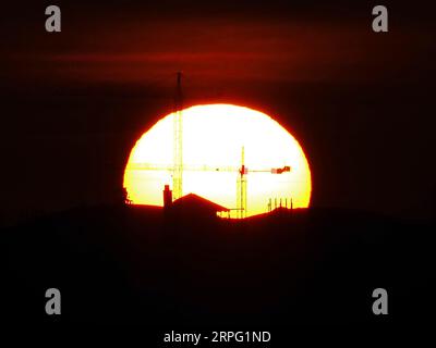 Sheerness, Kent, Großbritannien. September 2023. Wetter in Großbritannien: Sonnenuntergang in Sheerness, Kent am Ende eines warmen Tages. Quelle: James Bell/Alamy Live News Stockfoto