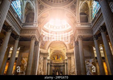 Dekorative und bemalte Decke des Pantheon in Paris, Frankreich Stockfoto