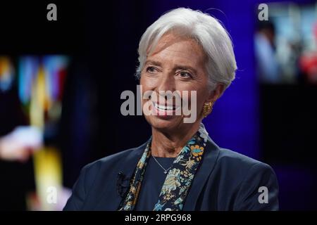 191008 -- WASHINGTON, 8. Oktober 2019 -- Christine Lagarde, ehemalige Geschäftsführerin des Internationalen Währungsfonds IWF, spricht während eines Interviews mit Xinhua in Washington D.C., USA, am 19. September 2019. Interview: Der ehemalige IWF-Chef Lagarde ruft zu einem neuen Multilateralismus auf: U.S.-WASHINGTON-CHRISTINE LAGARDE-INTERVIEW LiuxJie PUBLICATIONxNOTxINxCHN Stockfoto