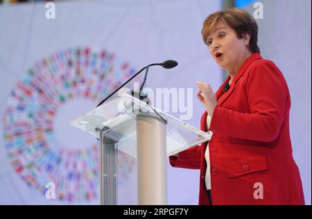 191014 -- PEKING, 14. Oktober 2019 -- Kristalina Georgieva, Geschäftsführerin des Internationalen Währungsfonds IWF, hält eine Rede in Washington D.C., USA, 8. Oktober 2019. Xinhua Schlagzeilen: Fortschritte in den Handelsgesprächen zwischen den USA und China lassen Optimismus über die Aussicht auf Deal LiuxJie PUBLICATIONxNOTxINxCHN aufkommen Stockfoto