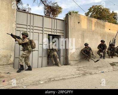 Bilder des Jahres 2019, News 10 Oktober News Themen der KW42 News Bilder des Tages 191020 -- PEKING, 20. Oktober 2019 -- die türkischen Truppen sind im Tal Abyad in Nordsyrien, 18. Oktober 2019 zu sehen. Der türkische Präsident Recep Tayyip Erdogan sagte am Freitag, die Türkei erwarte, dass die kurdische Miliz innerhalb von 120 Stunden die von Ankara im Norden Syriens eingerichtete Sicherheitszone verlässt. XINHUA FOTOS DES TAGES zhengsiyuan PUBLICATIONxNOTxINxCHN Stockfoto